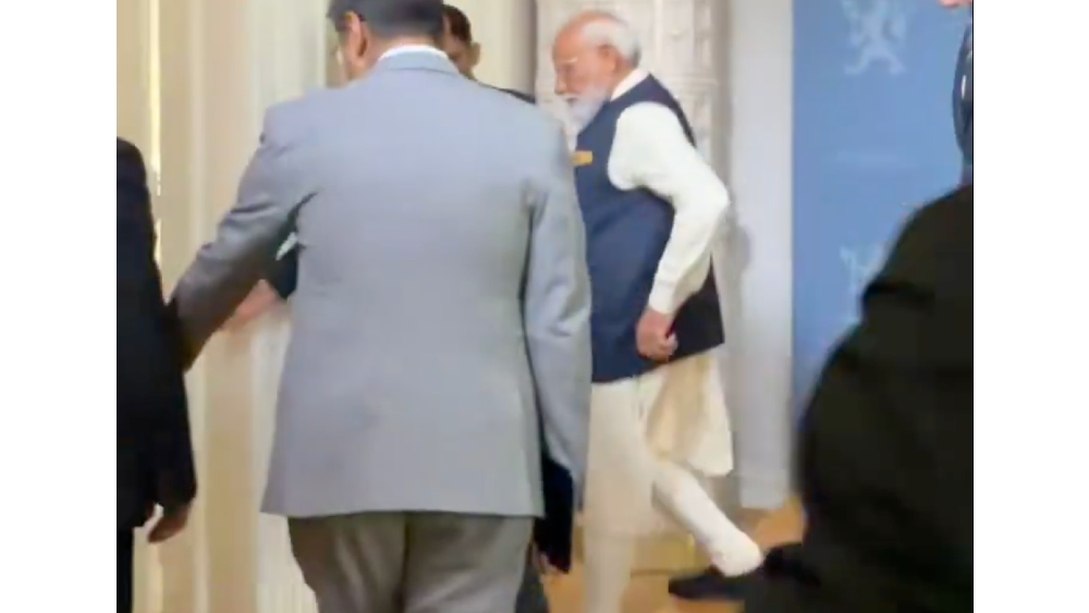 Norwegian journalist calls out Indian PM Modi for not answering questions